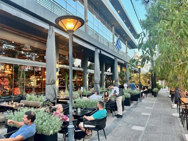 בית קפה במרכז גליפדה