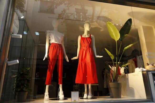 חלון ראווה בשכונת קולונאקי